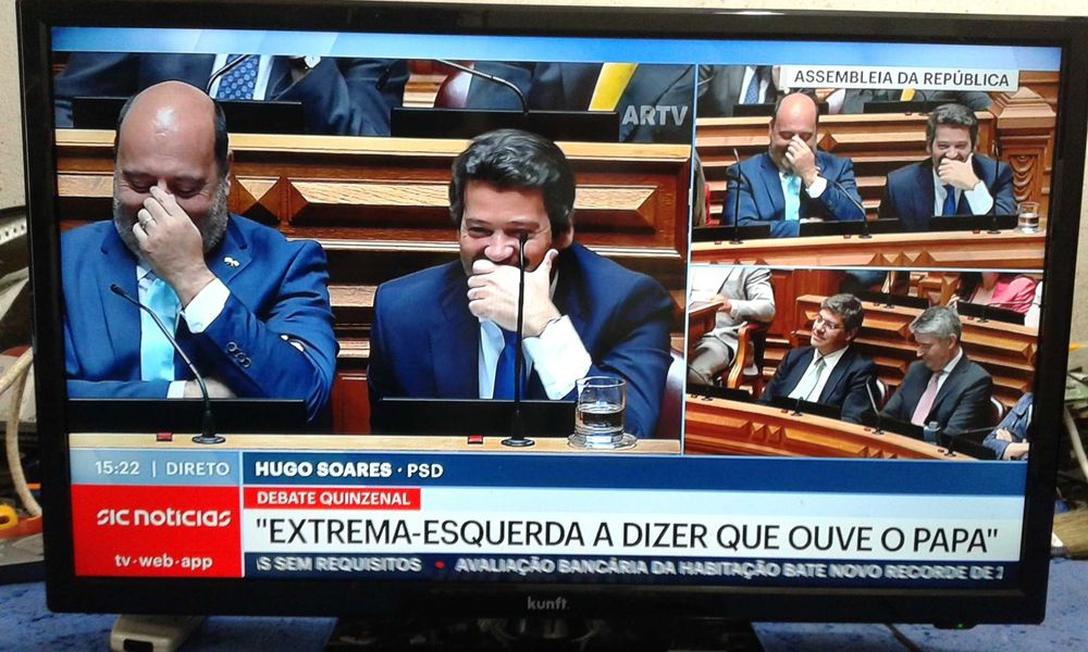 Vendo Led Kunft de 24 polegadas