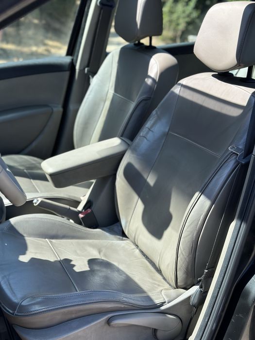 Renault Clio 1.5 dCi - Initiale Paris