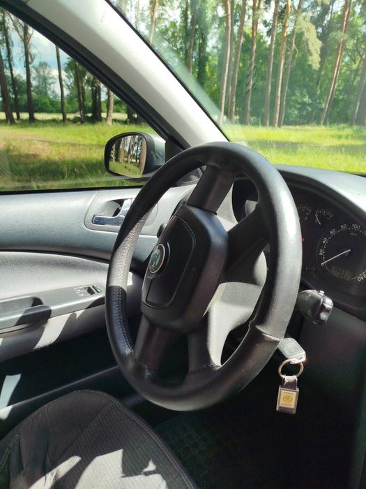 Продам авто шкоду октавію тур 1.6 mpi