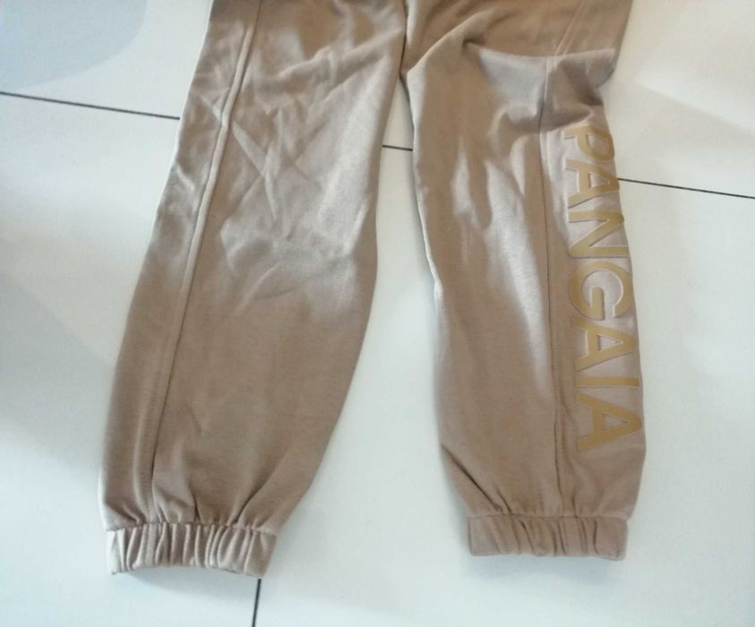 Pangaia dresy nude balmain nie  nie la mania gucci