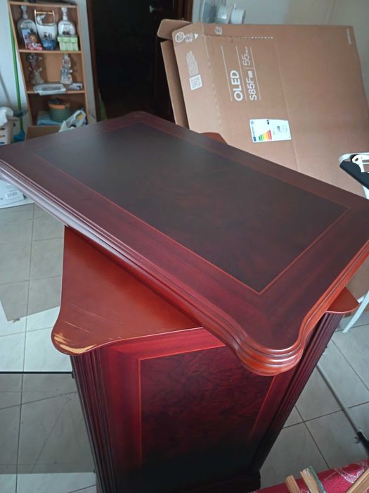 Móvel para tv em mogno