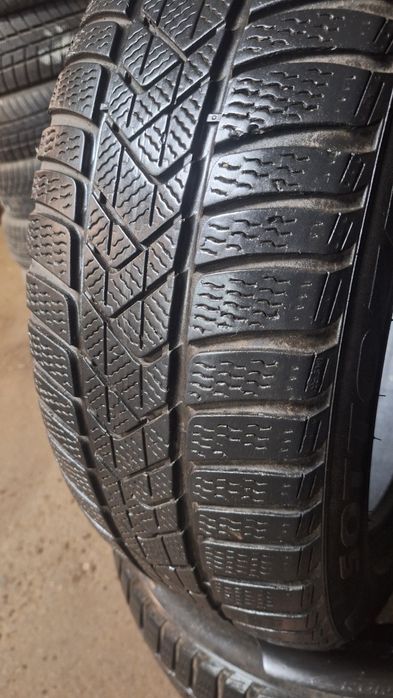 Пара зимних шин резина Pirelli Sottozero 3 winter RUNFLAT 225/50 r18