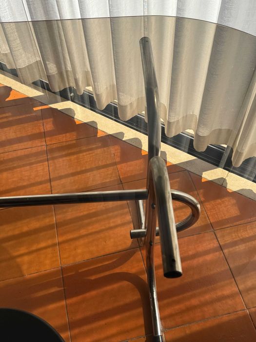 Mesa de jantar cromada com vidro/90’s vintage dining table w glass top