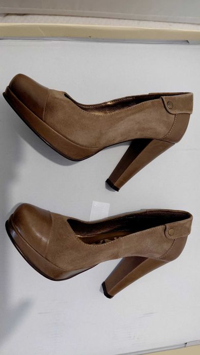 Vendo em 2 mão sapatos