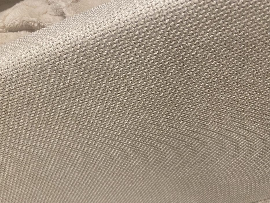 Cama sommier com arrumacao; colchão  novo; cabeceira feita a medida  ;