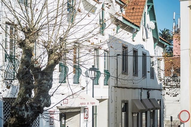 Apartamento Arq Aires Mateus no largo da Igreja de São Pedro de Sintra