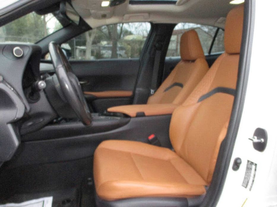 Lexus Ux      2022