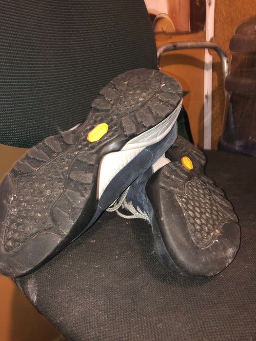 Кросівки не дорого