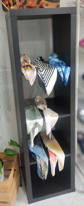 Estante tipo IKEA colina/4cubos