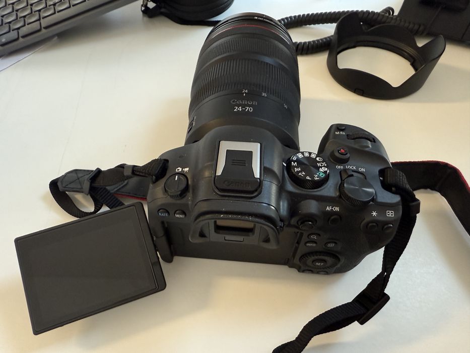 Canon R6 Mark II rigorosamente nova + 2 Baterias extra