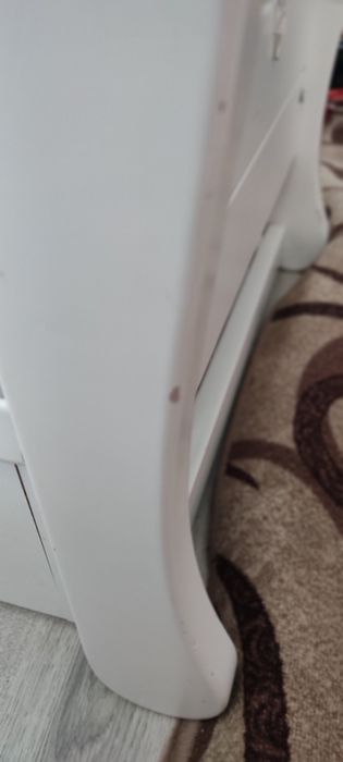 Дитяче ліжко  з матрасиком і подушками .

Термі