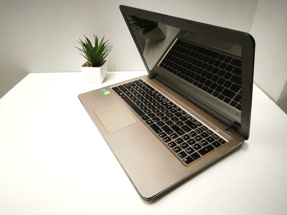 ASUS 15,6HD Игровой ноут [HD| i3 5005 |8GB |Nvidia 920M | SSD 240]