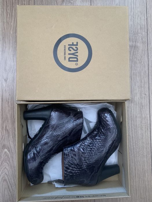 Botas Dysfunctional 38 novas na caixa pretas cobra