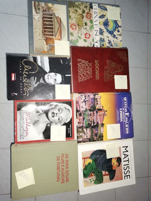 Livros antigos preço um pouco negociável.