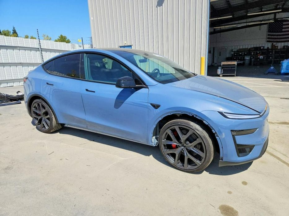 Tesla Y