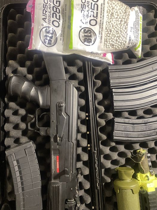 Airsoft Ak-47 e M4A4