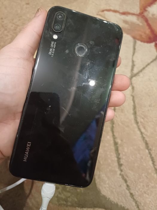 Телефон хуавей 18 го року
