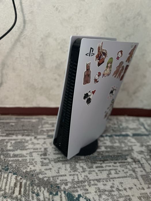 PS5 була у використанні 3 місяці нова з акаунтом