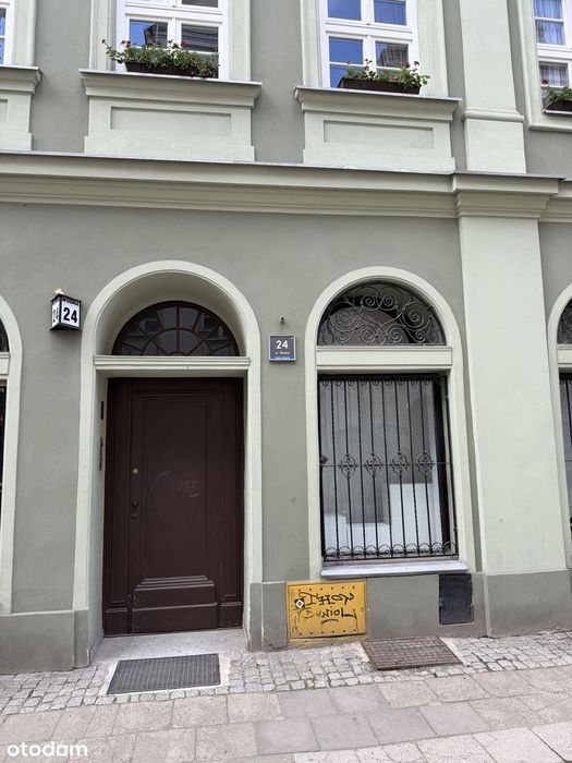 Przestronne mieszkanie z oddzielną kuchnią na Starym Mieście