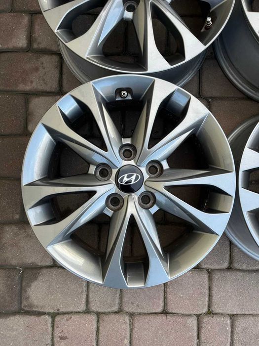 Oryginalne alufelgi Hyundai 5x114,3 16 cali Czujniki Tucson IX35