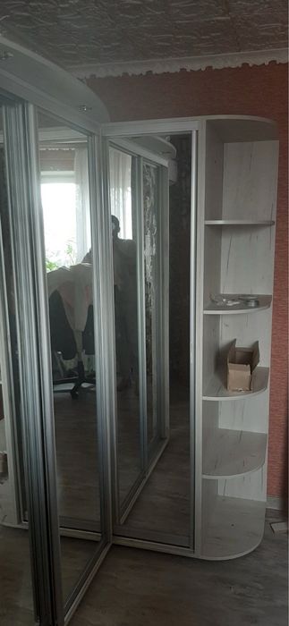 Продам шкаф купе угловой