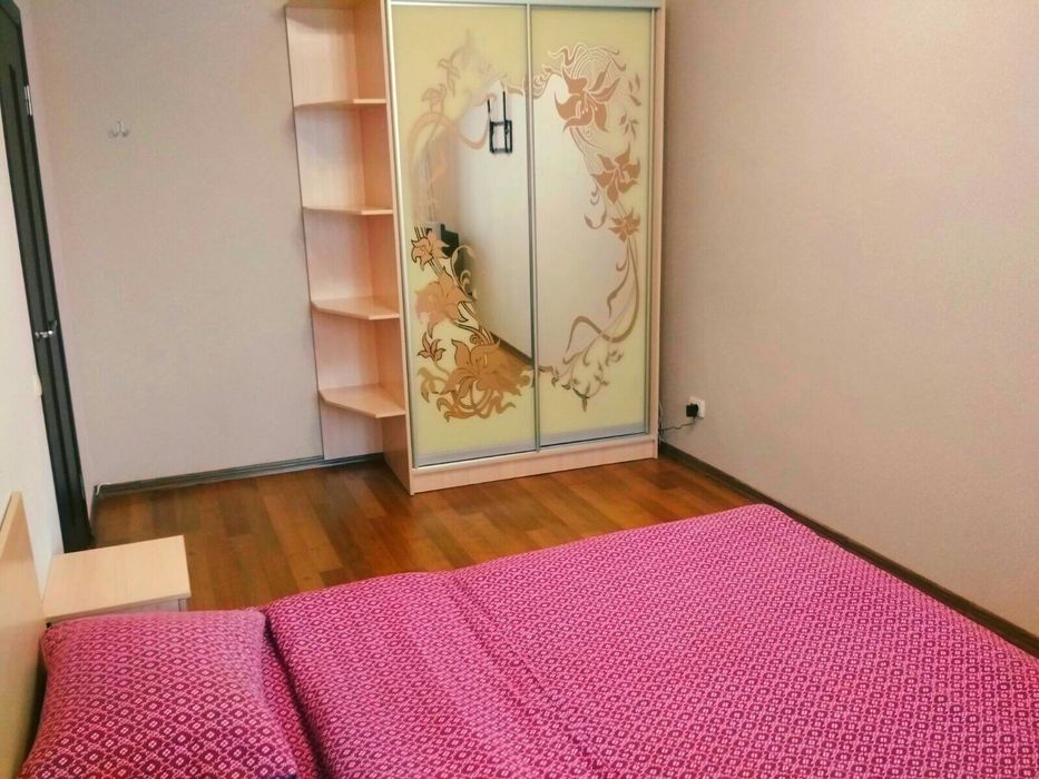 2-кім. Дзеркальна шафа. Район Північний ."Чайка". Подобово. Ціна доби.