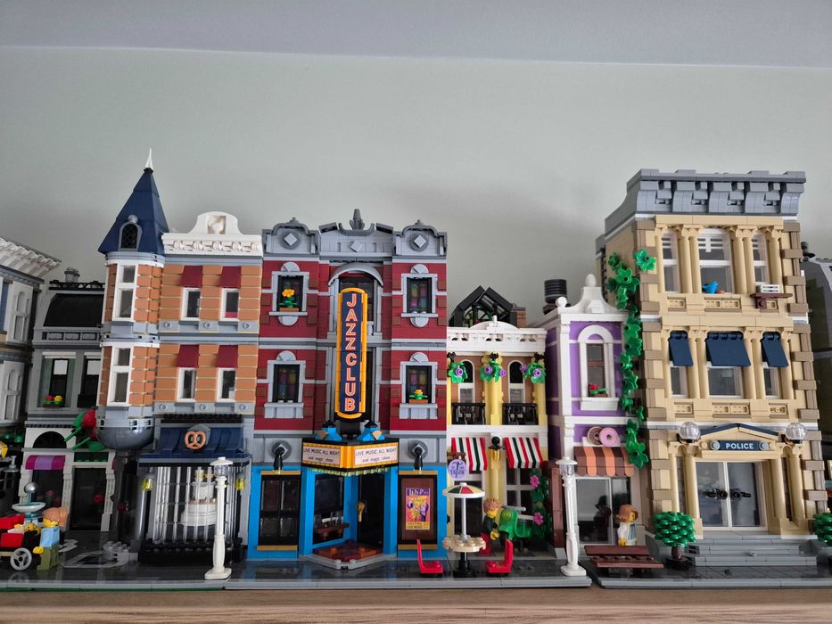 Kolekcja LEGO MODULAR: 10243 10255 10260 10264 10270 10278 10297 10312 40532 40586