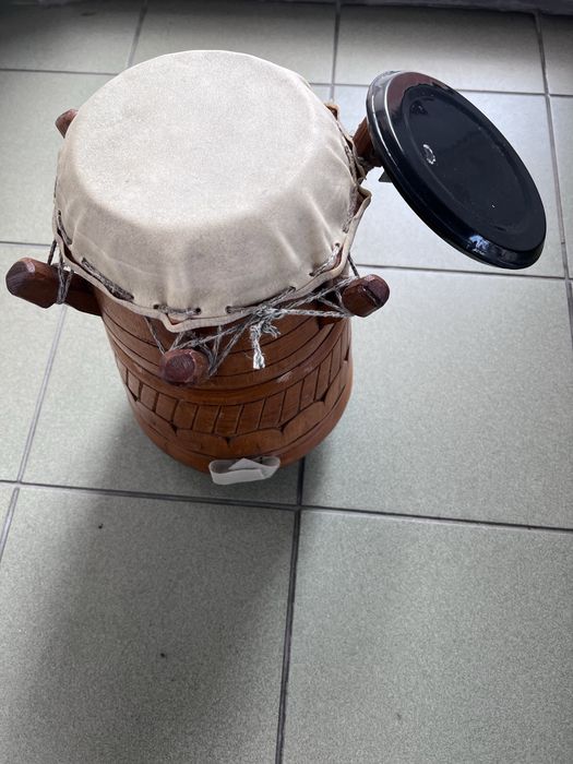 Bongos rzeźbiony muzyka etniczna