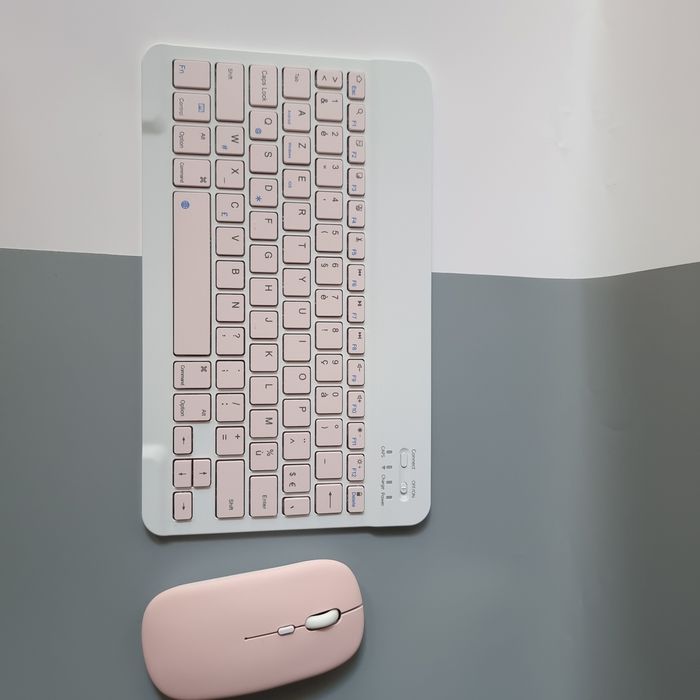 Bezprzewodowy zestaw klawiatura i mysz Bluetooth ultra-cienki, ładowalny AZERTY – różowy