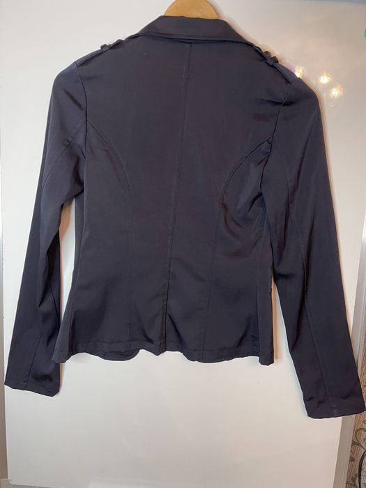 Віддам безкоштовно синій піджак