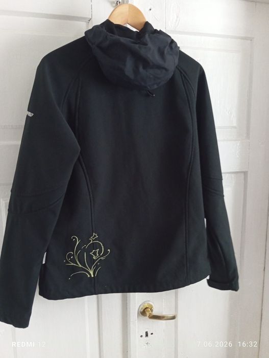 czarna damska kurtka softshell marki Hi-Tec, model Lady Enuro r. Xl