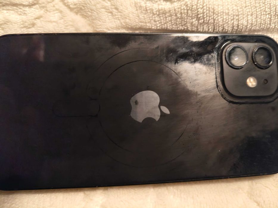 IPHONE 12 Bem estimado