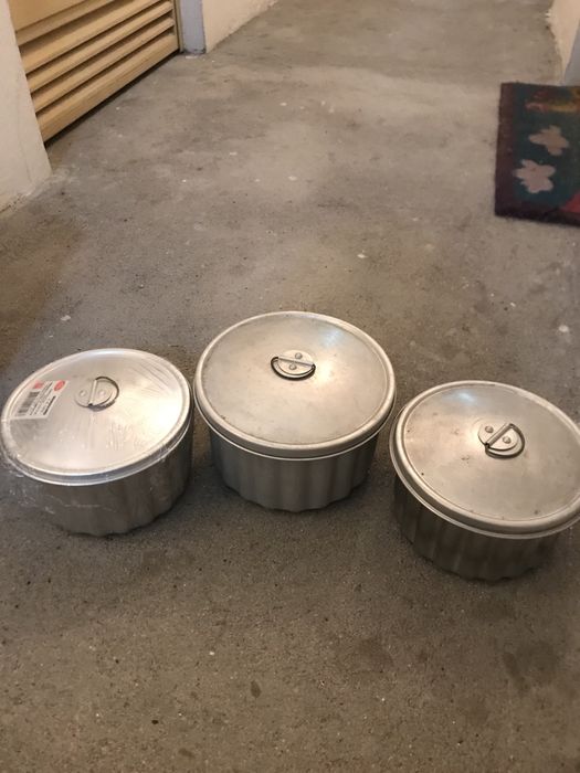 Three Pudding Molds64751216880897120