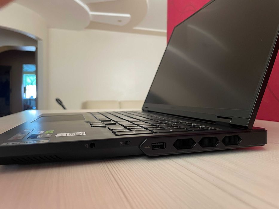 Ідеальний Lenovo Legion Pro 7 16IRX9H 16" i9-14900HX RTX4080 2TB 32GB