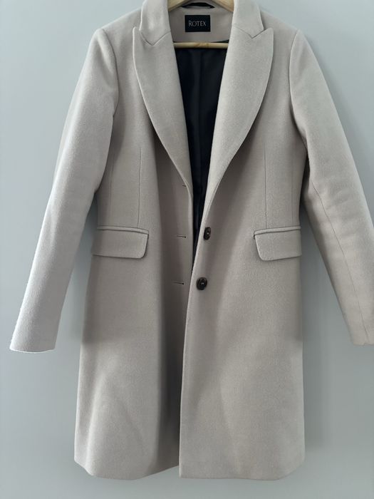 Płaszcz zimowy beżowy