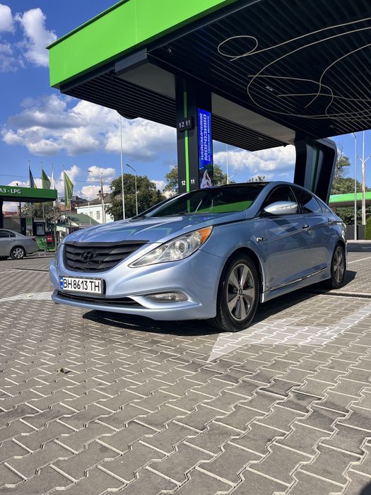Hyundai Sonata YF гібрид
