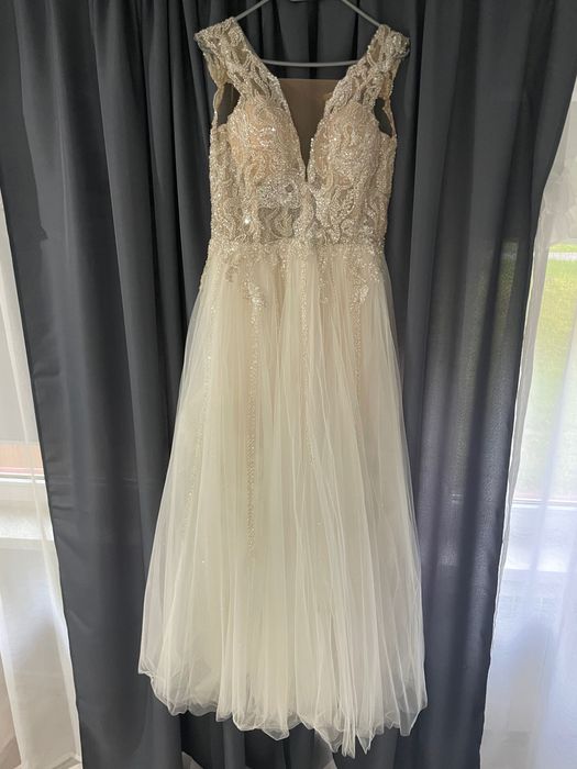 Suknia ślubna z tiulem