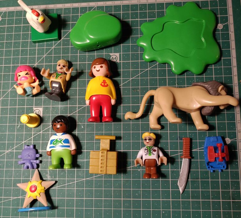 Brinquedos variados