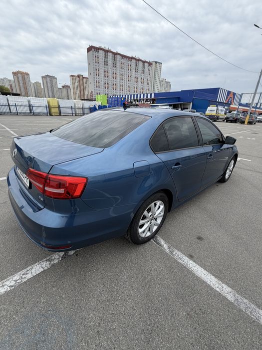 Продаю Volkswagen Jetta 2015