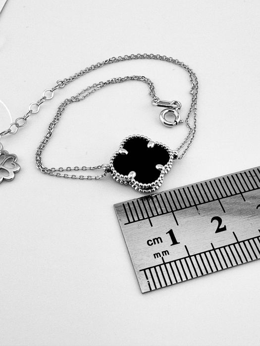 Сережки в білому  в стилі Van Cleef/Ван Кліф