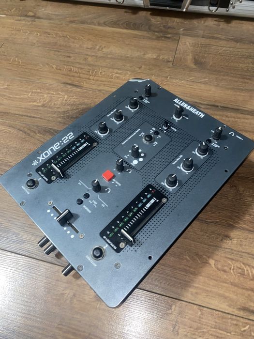 Mikser DJ Allen & Heath Xone:22