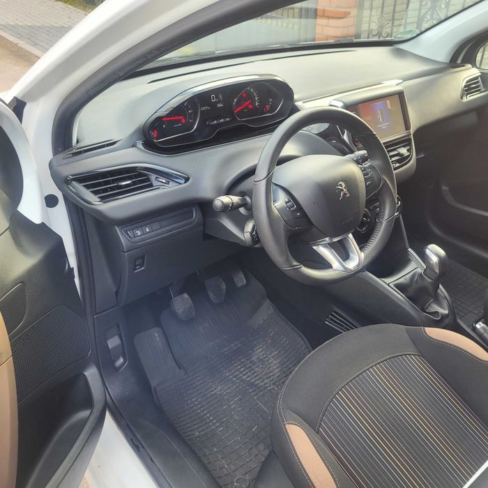 Peugeot   208    sprowadzony