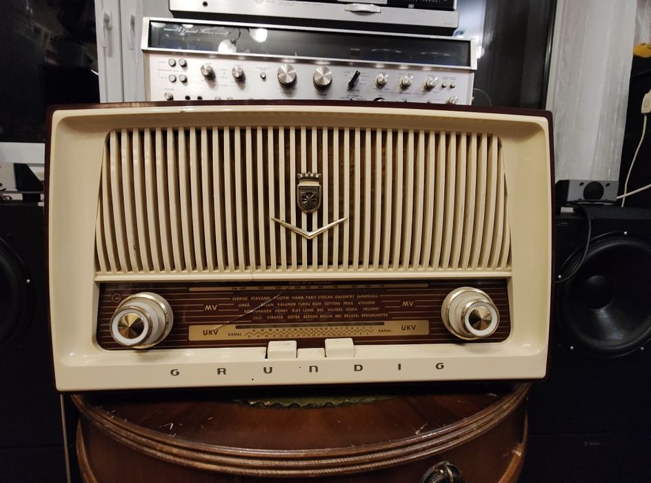 Radio lampowe GRUNDIG   88-101 FM