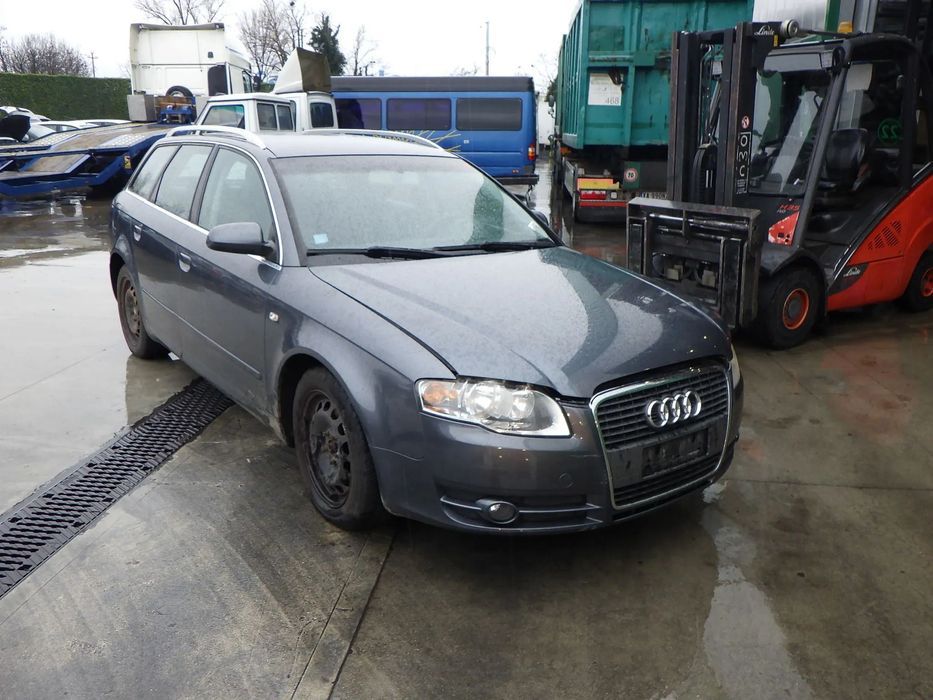 Tablier Audi A4 Avant 8E B7 2.0 tdi 140cv BLB 2004