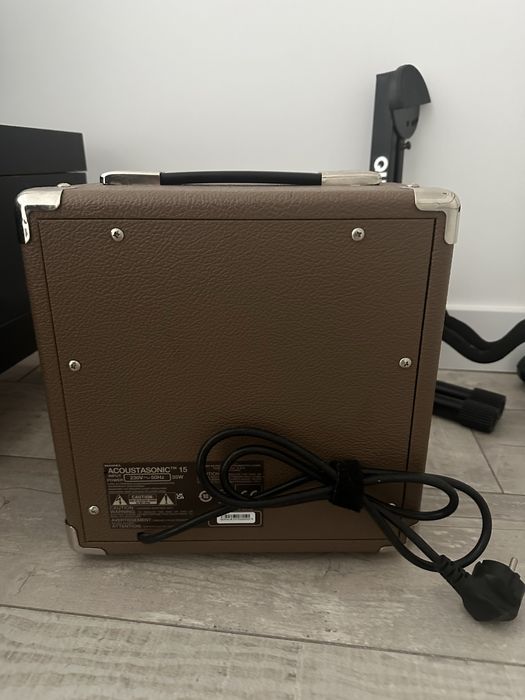 Fender acoustasonic 15
