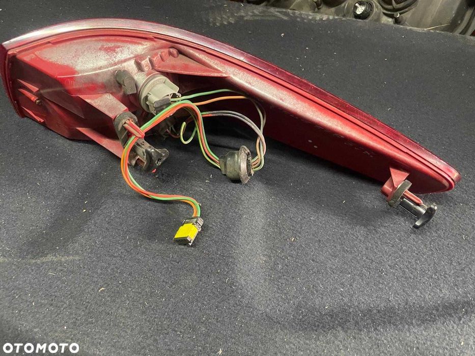 Lampa komplet lewy tył peugeot 607