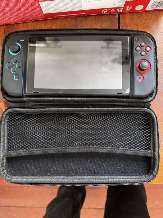 Продам комплект Nintindo switch v2 32gb + флешка 512gb + акк з іграми