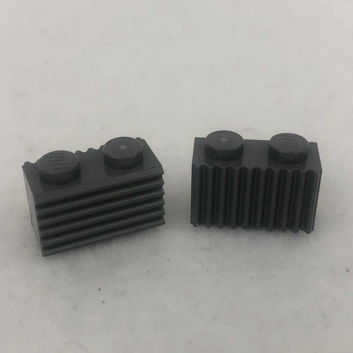 LEGO Klocek 1x2 Grill ciemny szary 4210636 2877