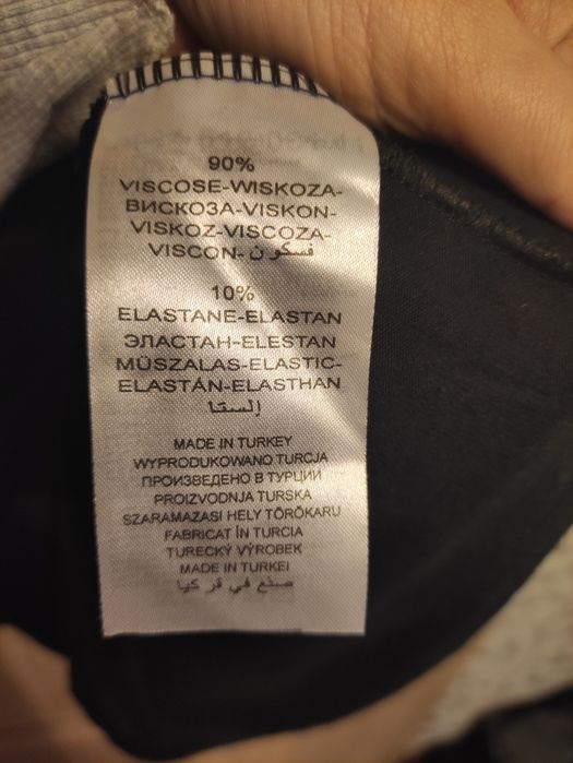 Sukienka z luźnym golfem