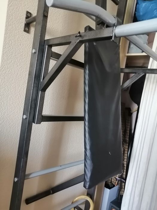 Шведська стінка металева, лавка для пресу